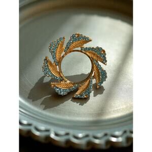 Vintage BSK Signed Gold Tone Wreath Brooch Blue Rhinestones Leaf Circle Pin
